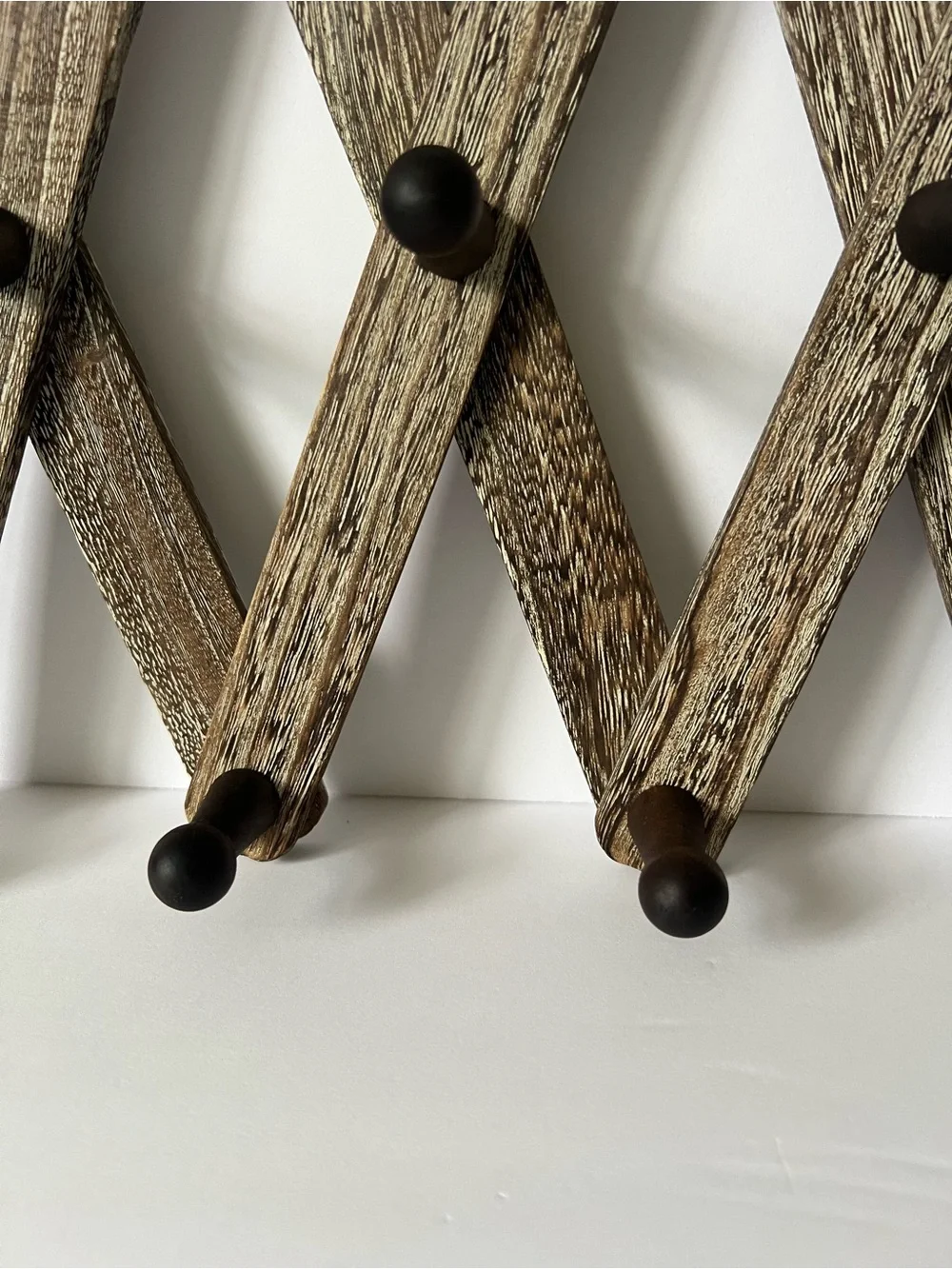 Accordion Rack Wooden Brown/Cream Distressed 14 Peg Classic Organizer